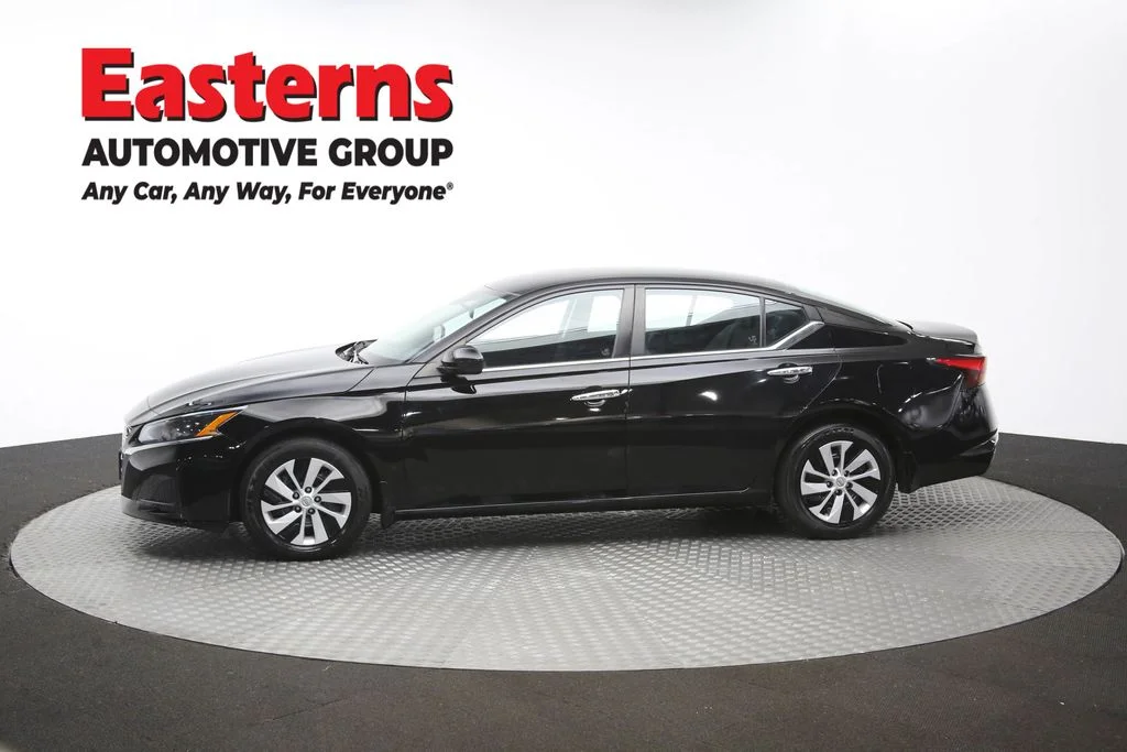 Used 2023 Black Nissan 2.5 S image 58