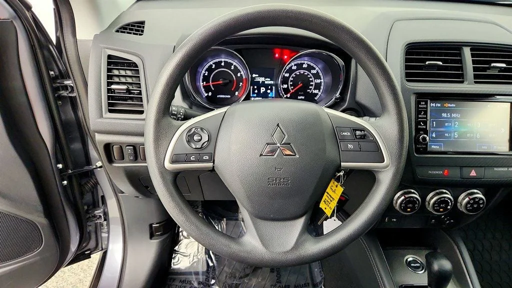 Used 2024 Mercury Gray Metallic Mitsubishi ES 2.0 AWC image 12