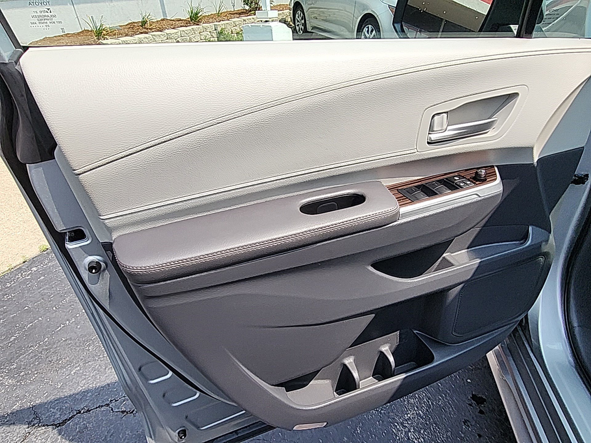 2023 Toyota Sienna XLE - Photo 11