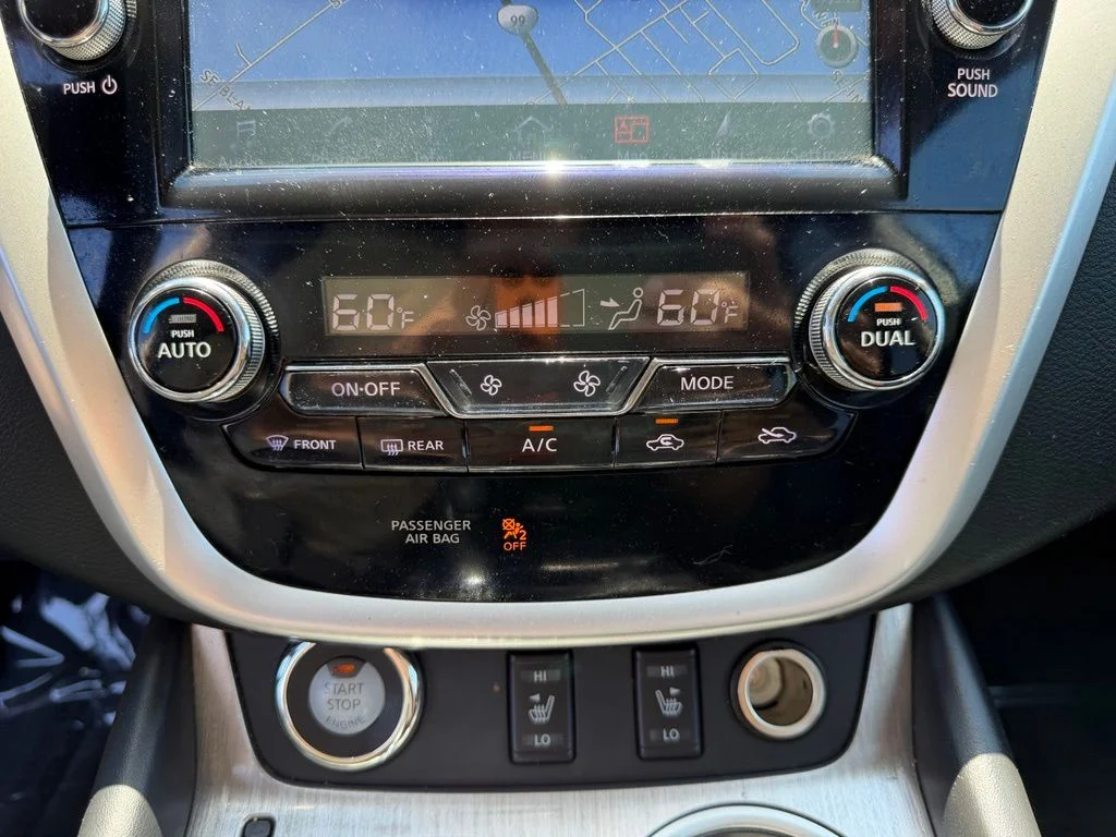 Used 2015 Silver Nissan SL image 22