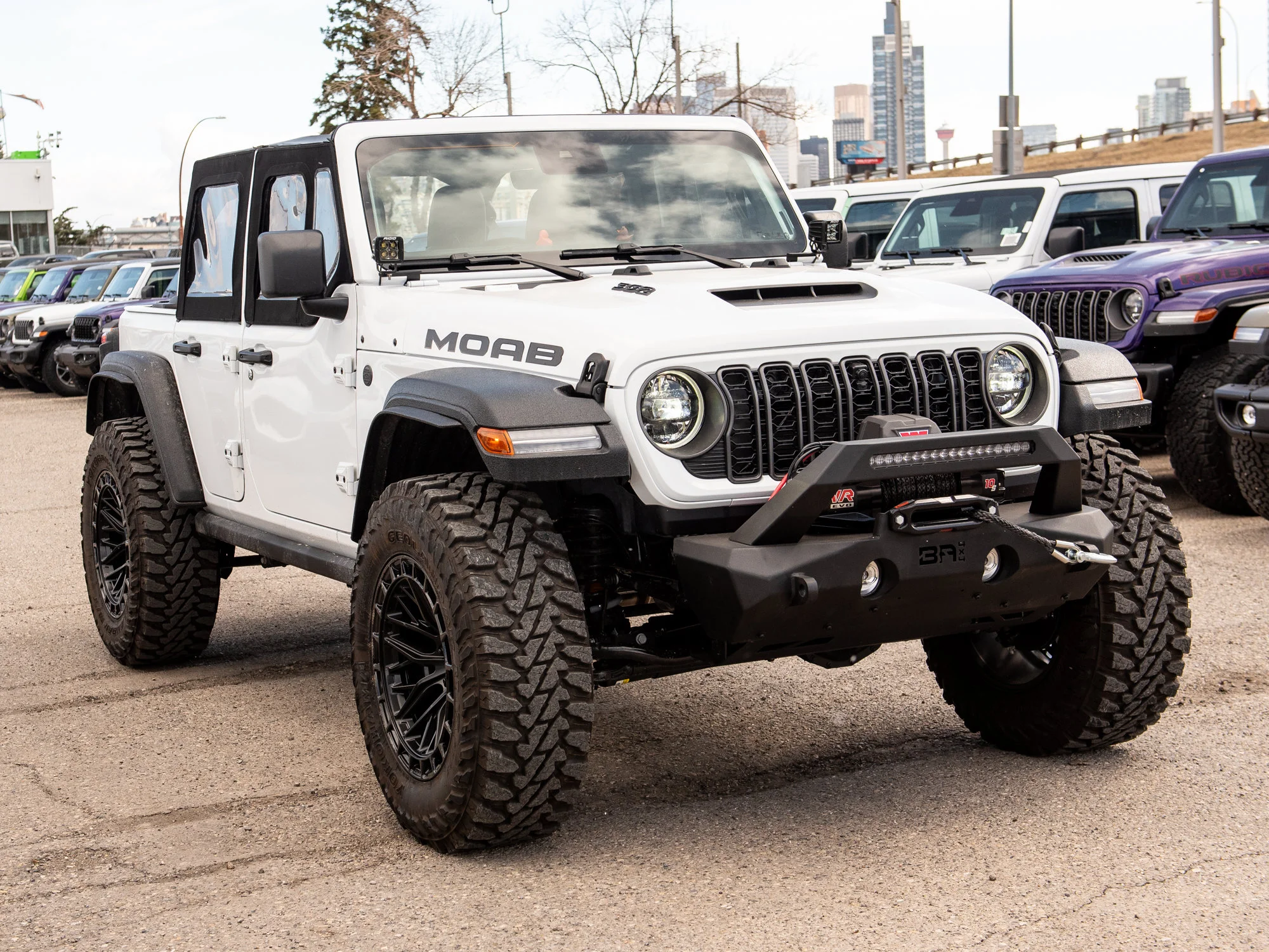Used 2026 White Jeep Moab 392*, Winch, 37 Inch Tires, Fuel Wheels, Steel Bumper, Pod Lights image 10