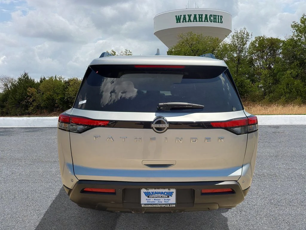 Used 2025 Silver Nissan SV image 4