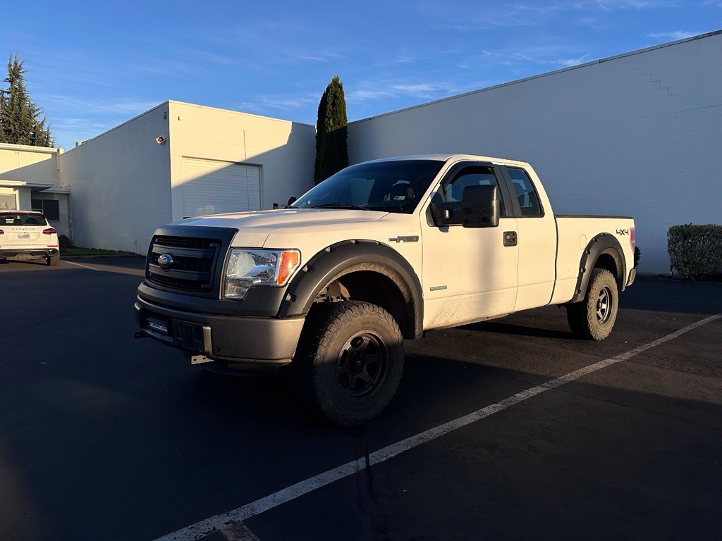 Used 2013 Oxford White Ford XL image 3
