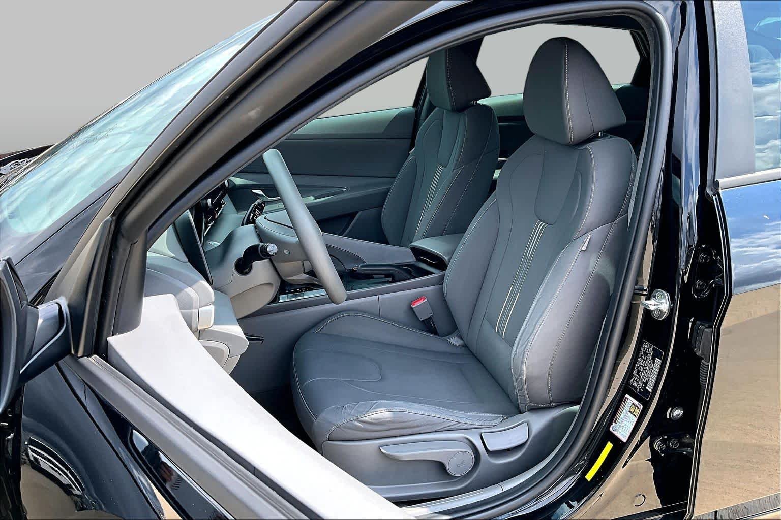 Pre-Owned 2023 Hyundai Elantra SEL