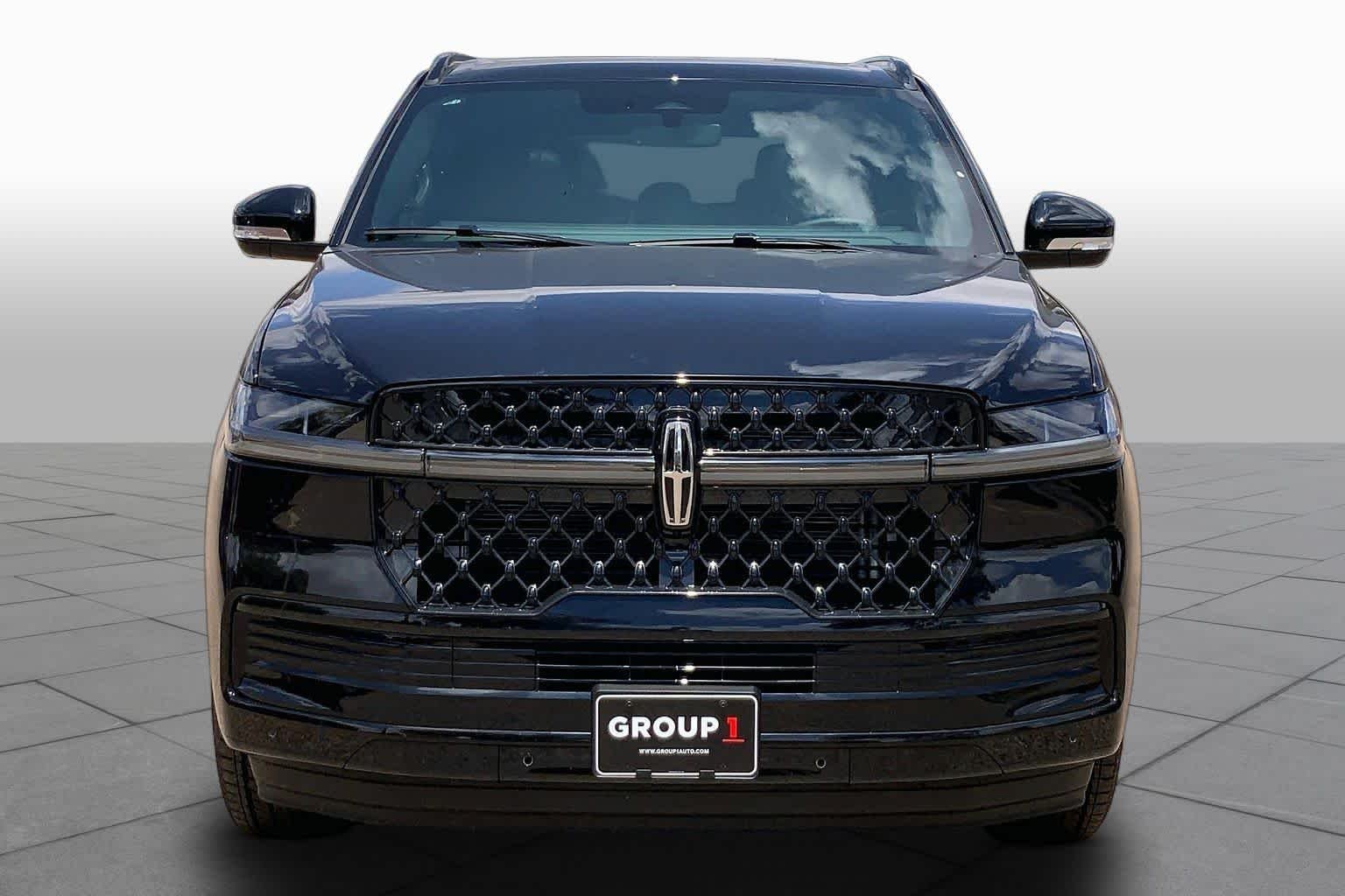 New 2026 Infinite Black Metallic Lincoln Reserve L image 3