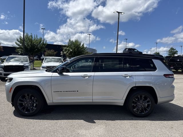 New 2026 Silver Jeep Limited Reserve image 4
