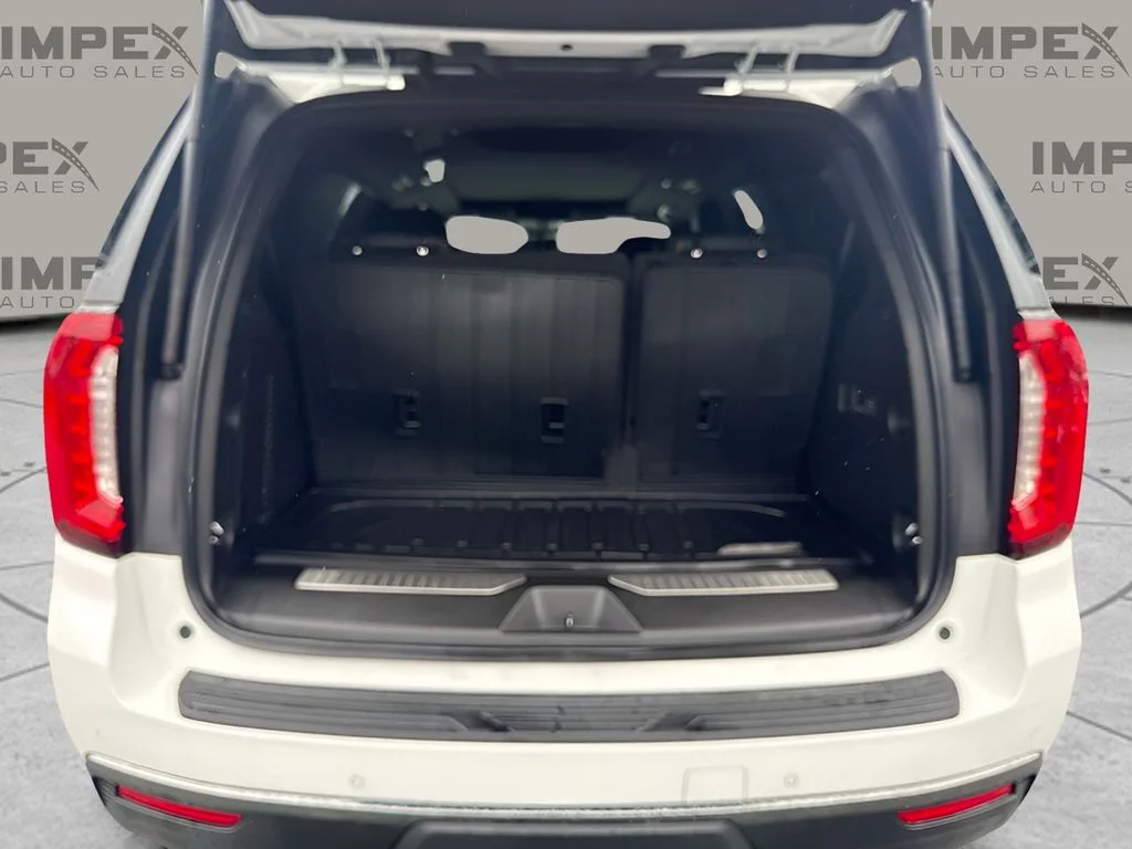 Used 2024 White GMC AT4 image 20