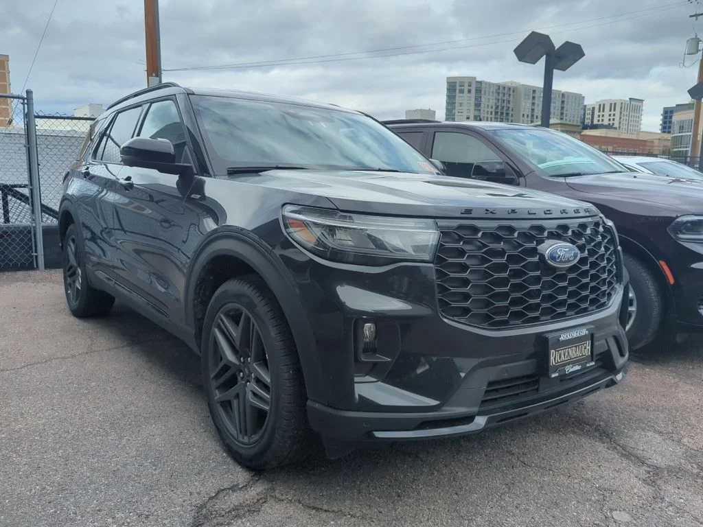 2025 Ford Explorer ST-LINE 4WD (PL535)'s photo