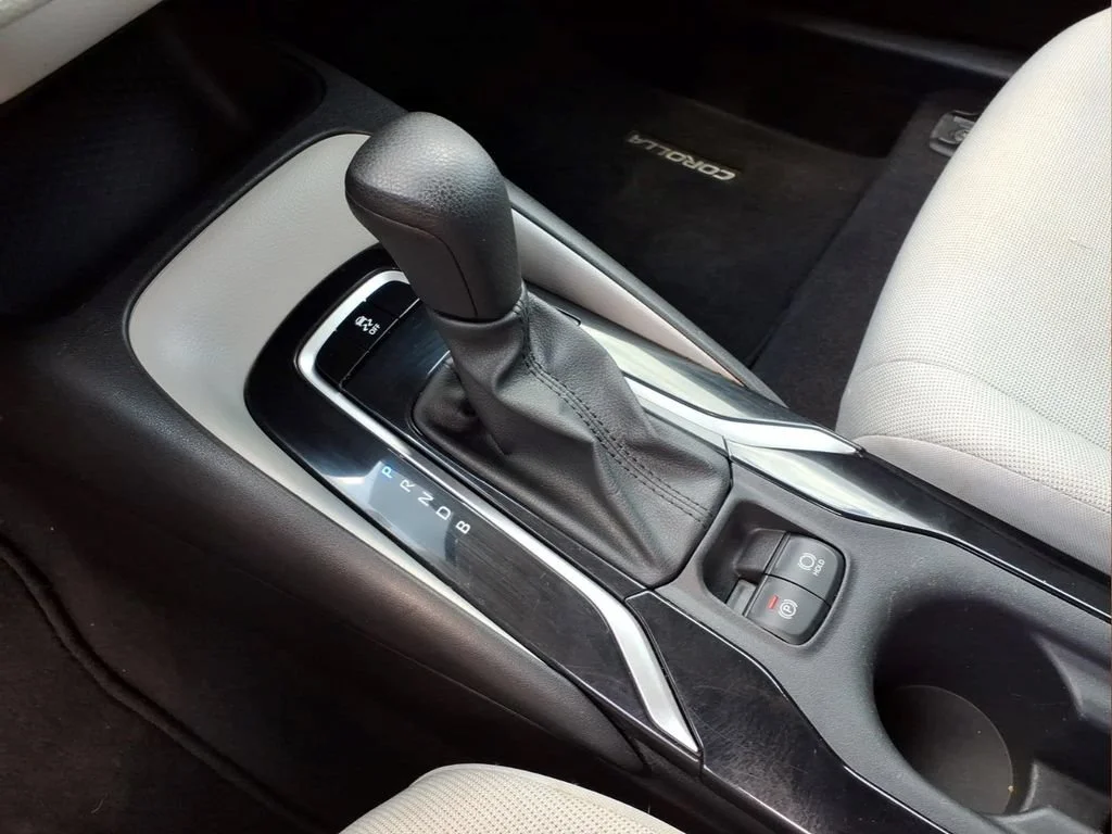 Used 2021 White Toyota LE image 8