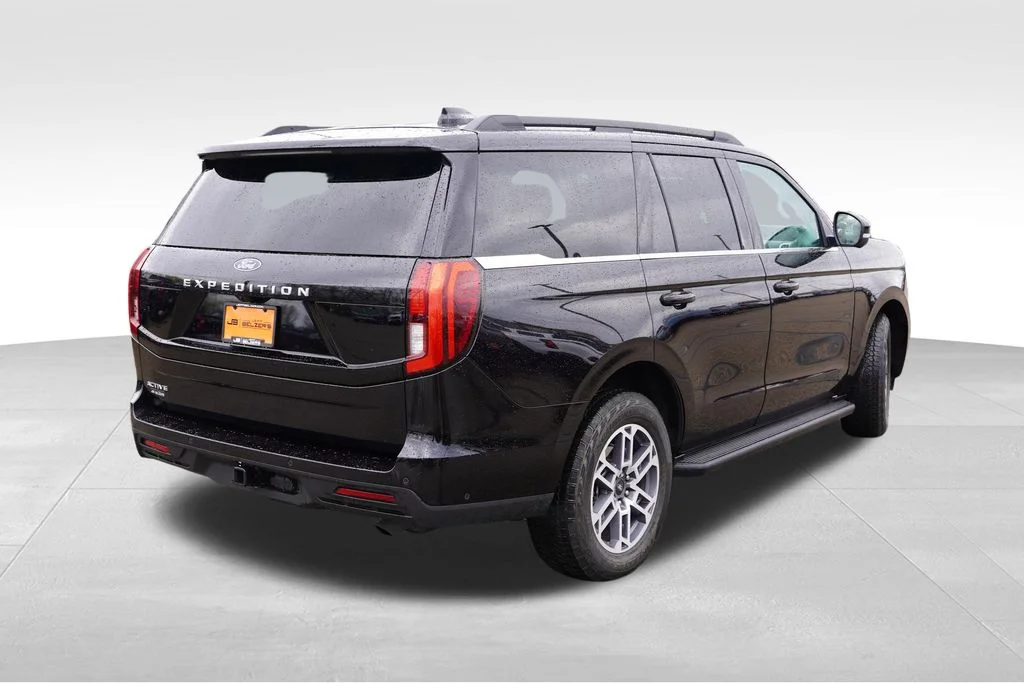 Used 2025 Agate Black Metallic Ford Active image 5