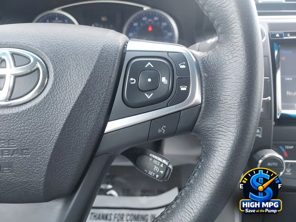 Used 2017 Silver Toyota XLE image 16