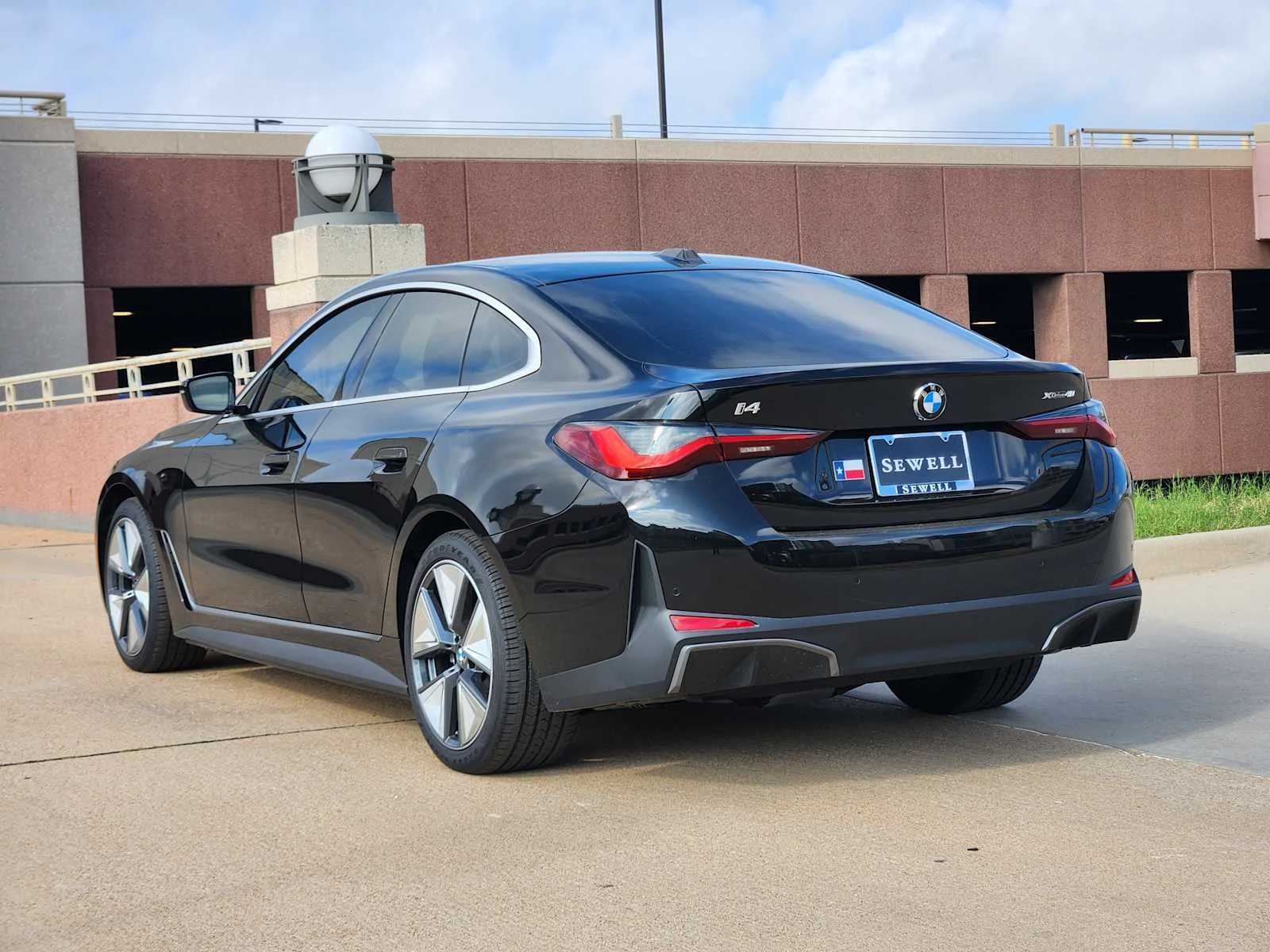 New 2026 Black Sapphire Metallic BMW xDrive40 image 3