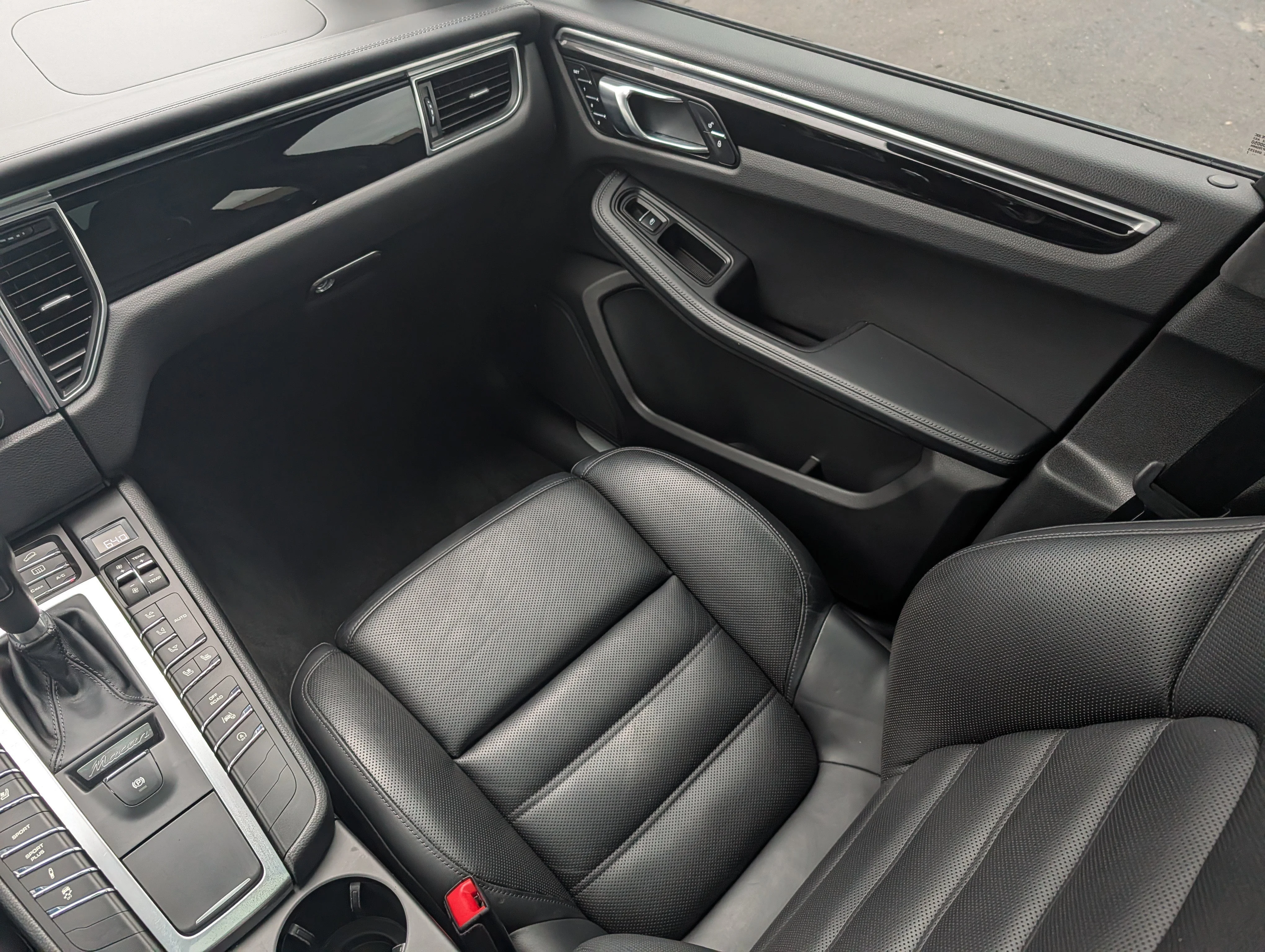 2018 Porsche Macan Turbo - Photo 11