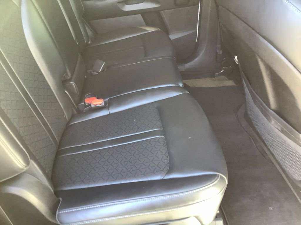 Used 2023 White Kia X-Line S image 17