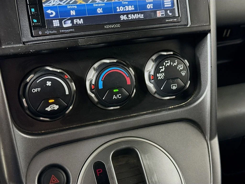 Used 2008 Alabaster Silver Metallic Honda LX image 16