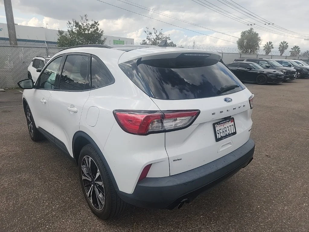 Used 2022 White Ford SE image 10