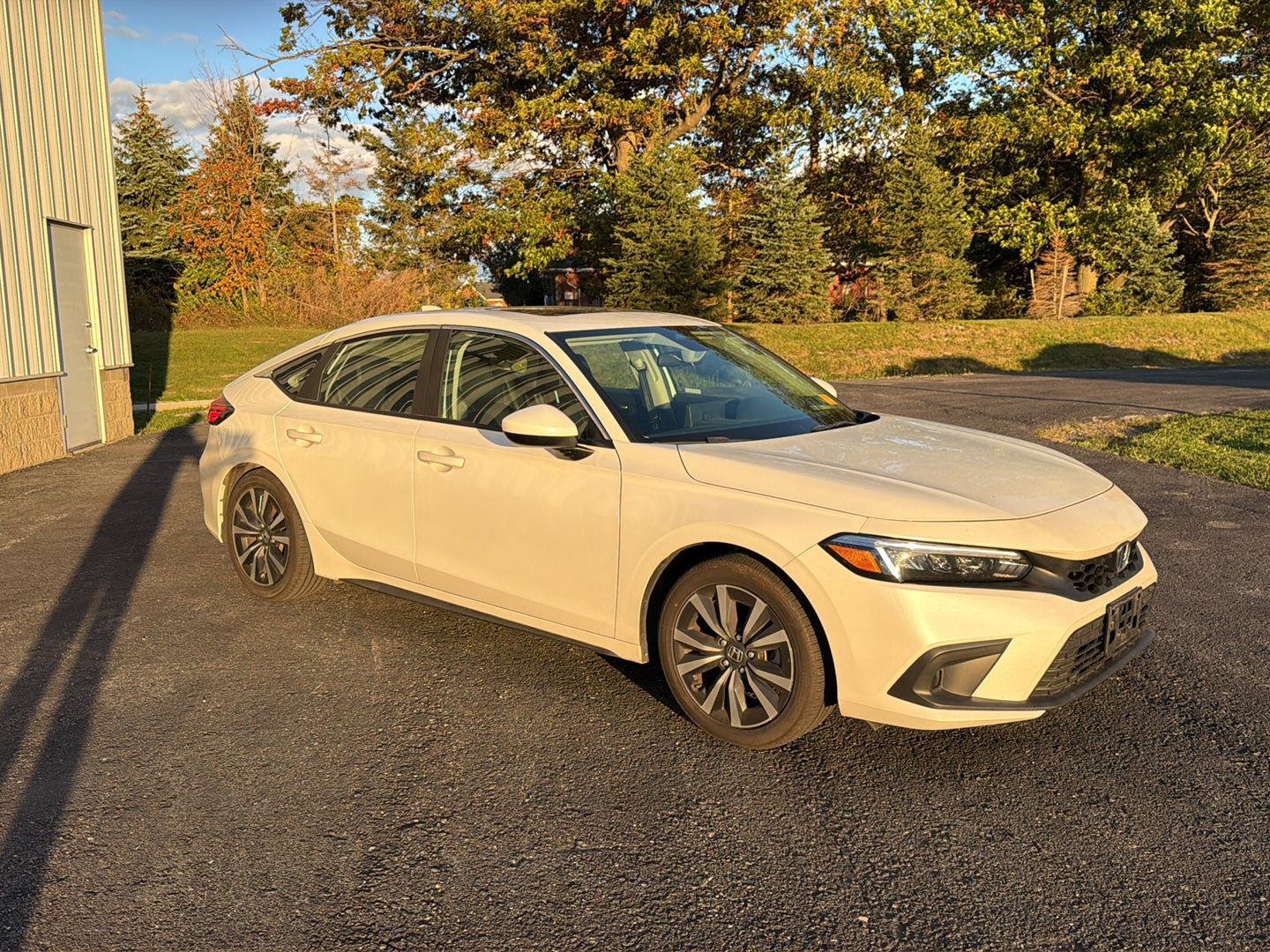 Used 2024 Platinum White Pearl Honda EX-L image 3
