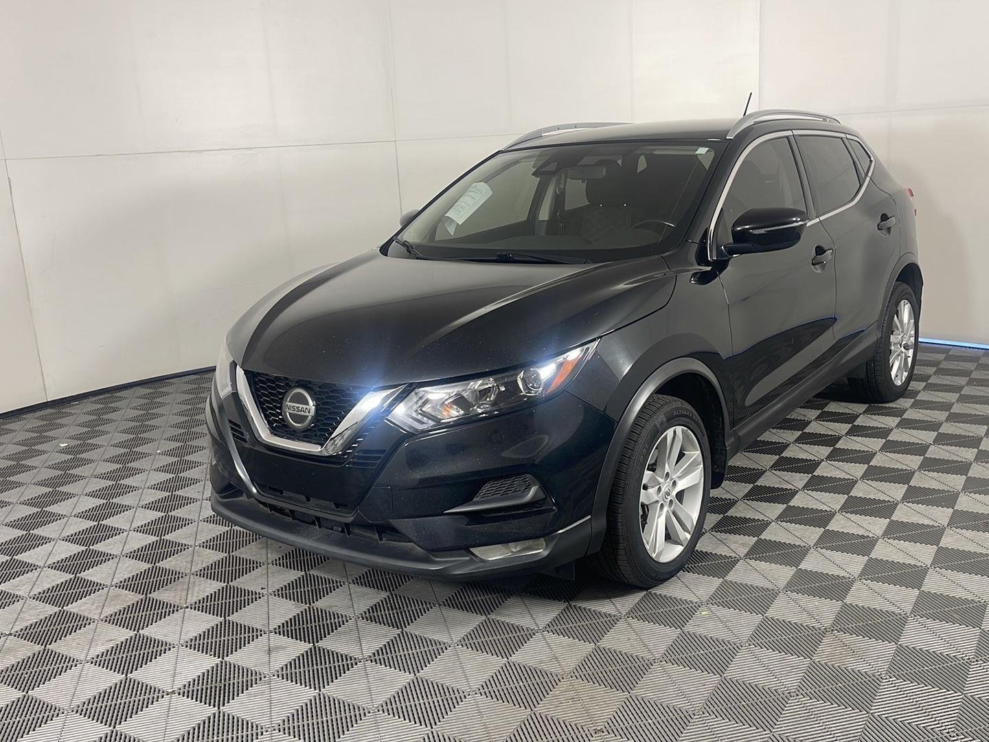 Used 2022 Magnetic Black Pearl Nissan SV image 2
