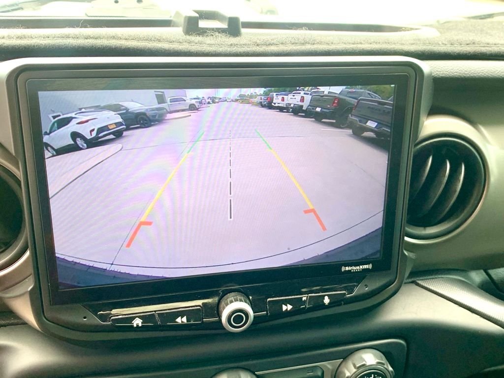 Used 2018 White Jeep Sport image 32