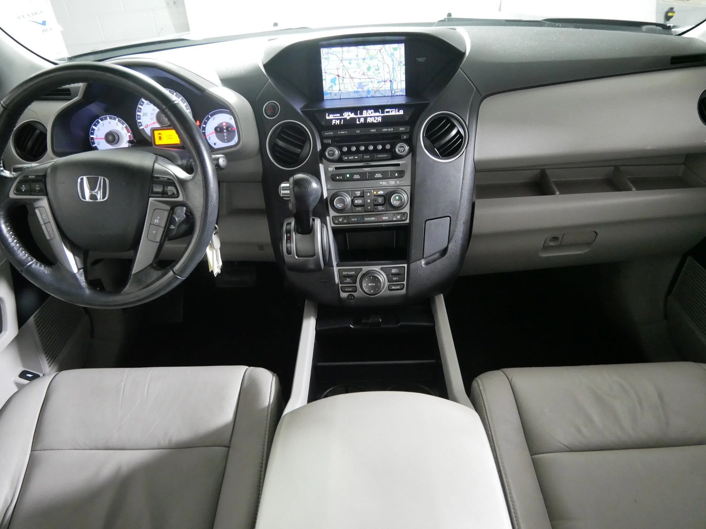 Used 2013 Polished Metal Metallic Honda Touring image 10