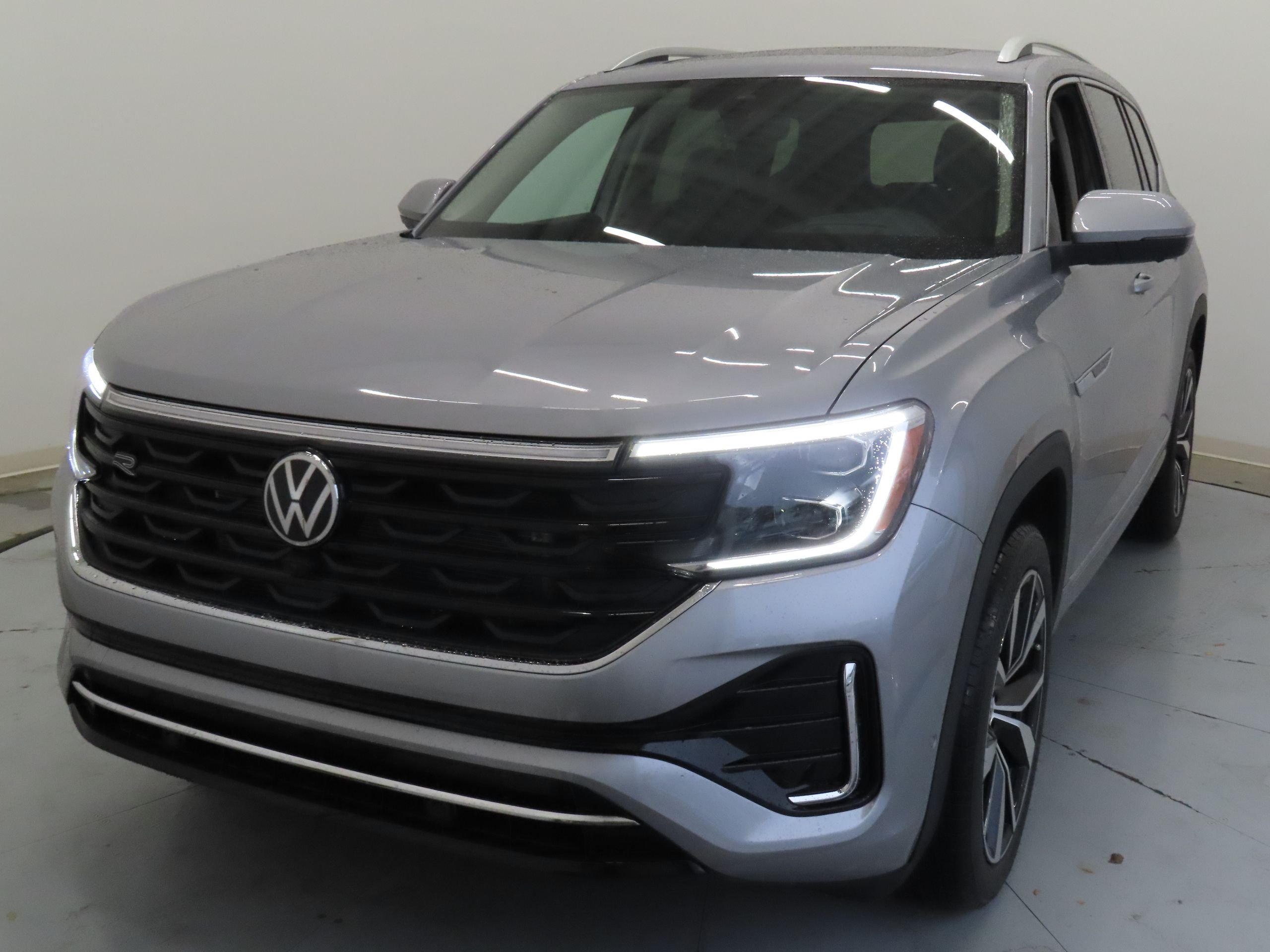 New 2026 Silver Volkswagen 2.0T SEL Premium R-Line image 8