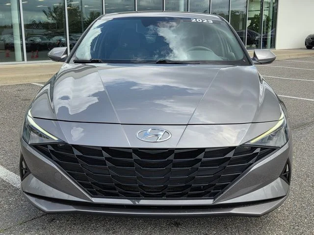 Used 2023 Silver Hyundai SEL image 6