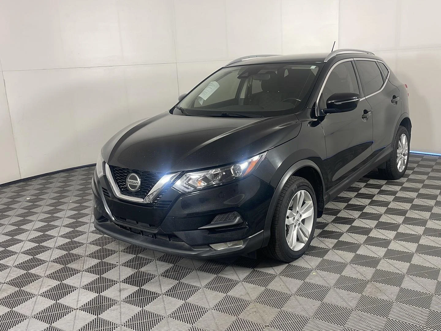 Used 2022 Magnetic Black Pearl Nissan SV image 2