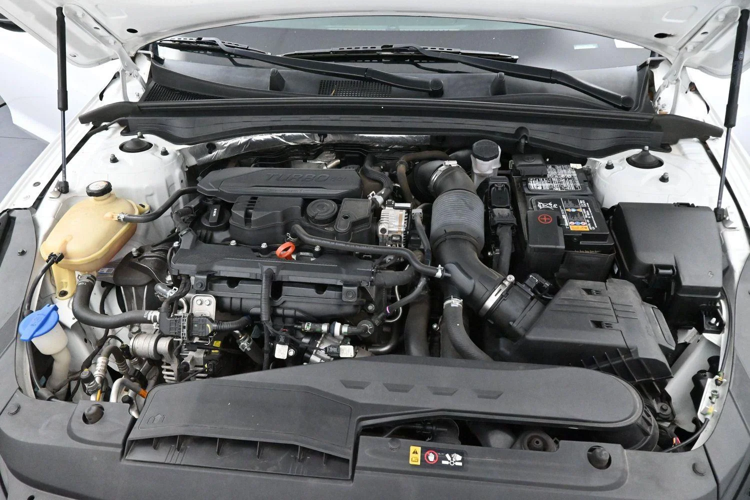 Used 2022 Glacial White Pearl Kia GT-Line image 34