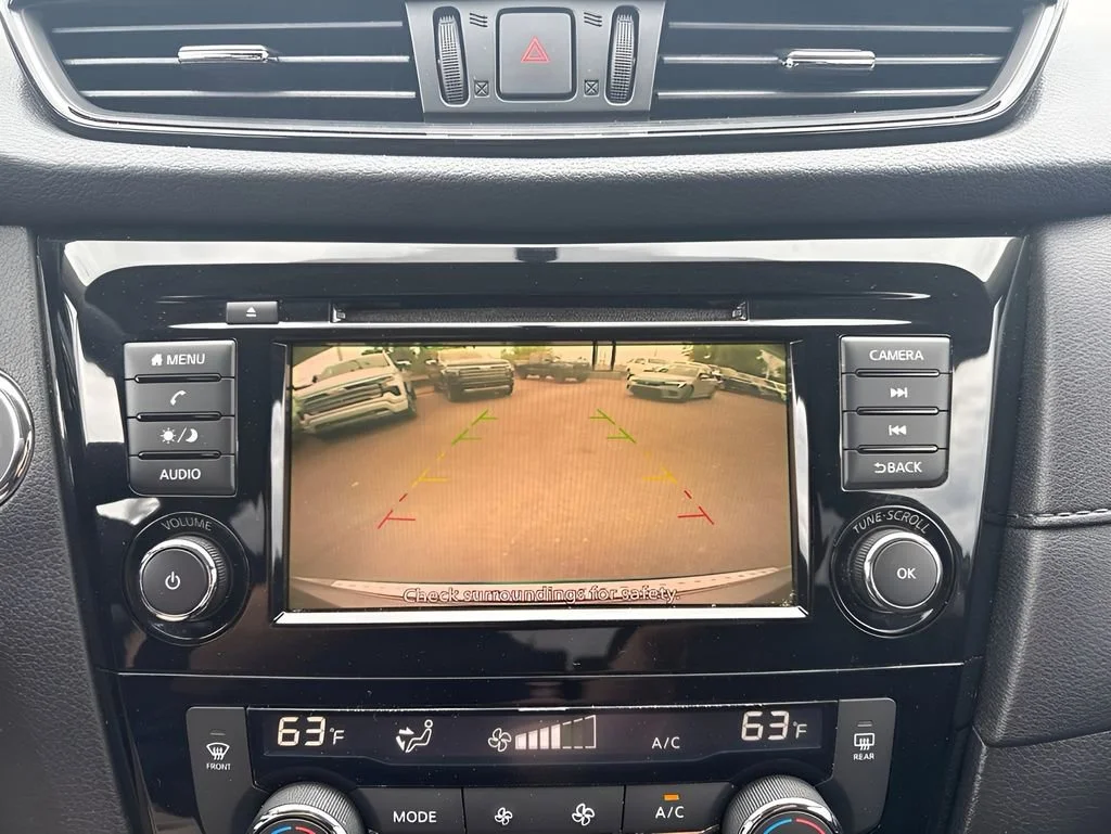 Used 2018  Nissan SV image 20