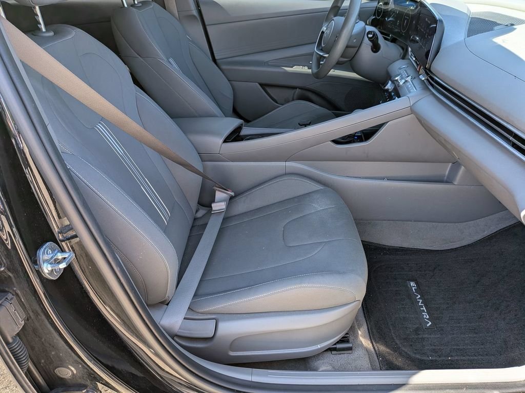Used 2024 Black Hyundai Blue image 29
