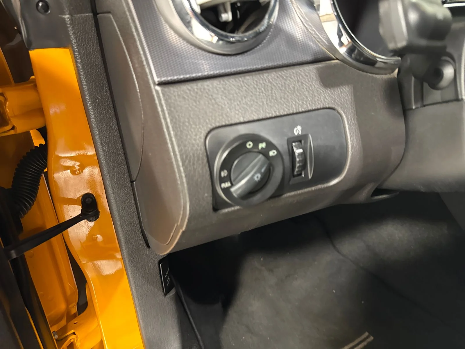 Used 2007  Ford GT Premium image 18
