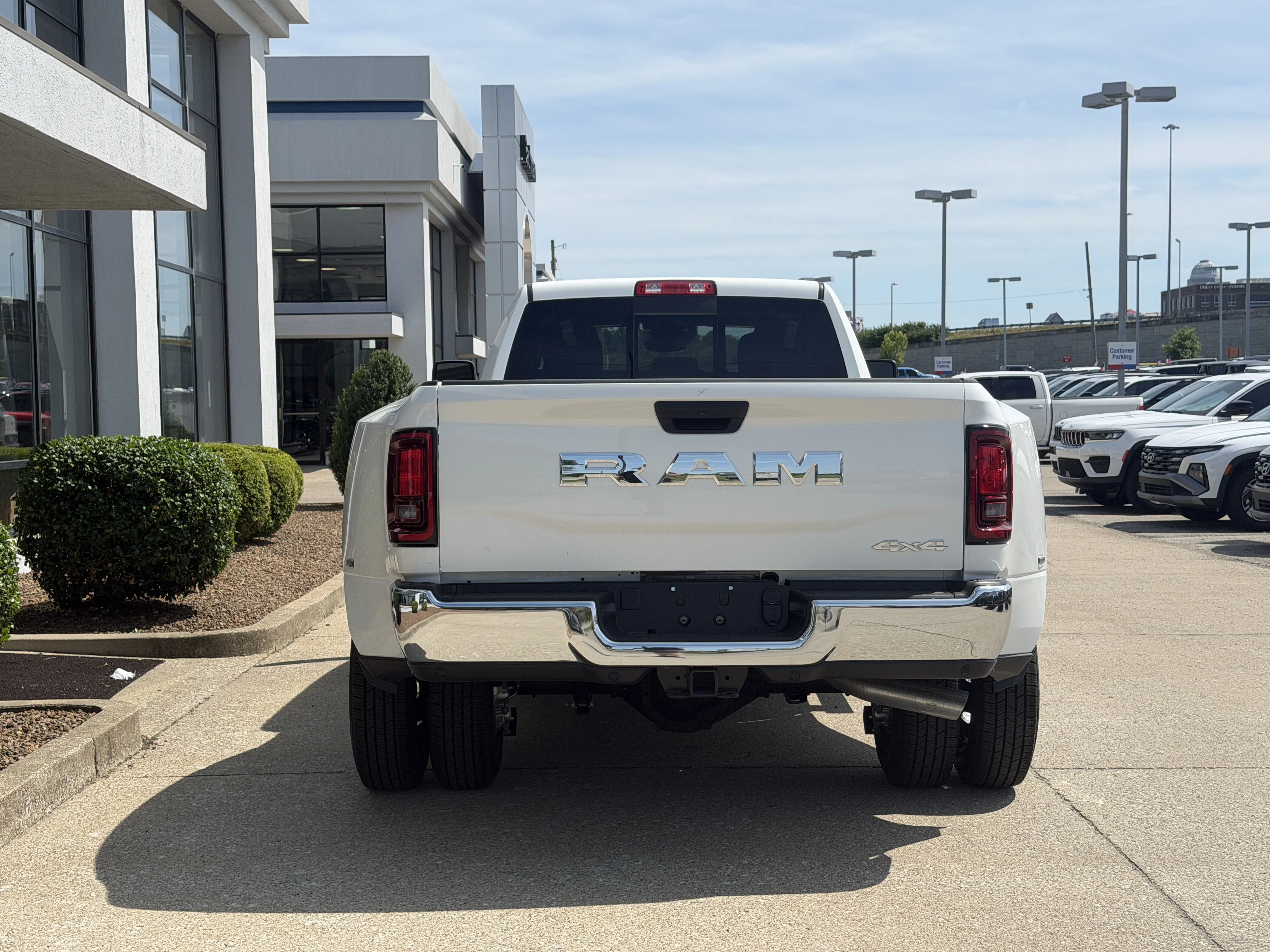 New 2026 Bright White Clear-Coat Exterior Paint RAM Tradesman image 7