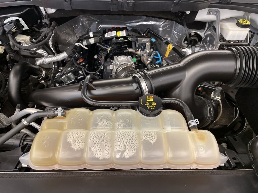 Used 2022 White Ford Lariat image 31