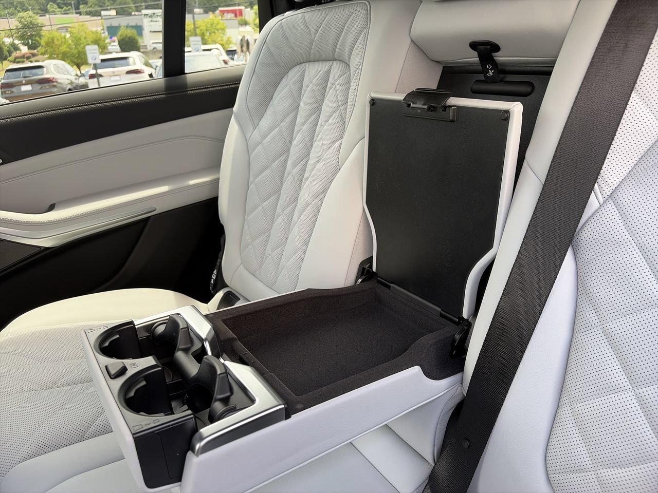 New 2027 Dravit Grey Metallic BMW xDrive40i image 33
