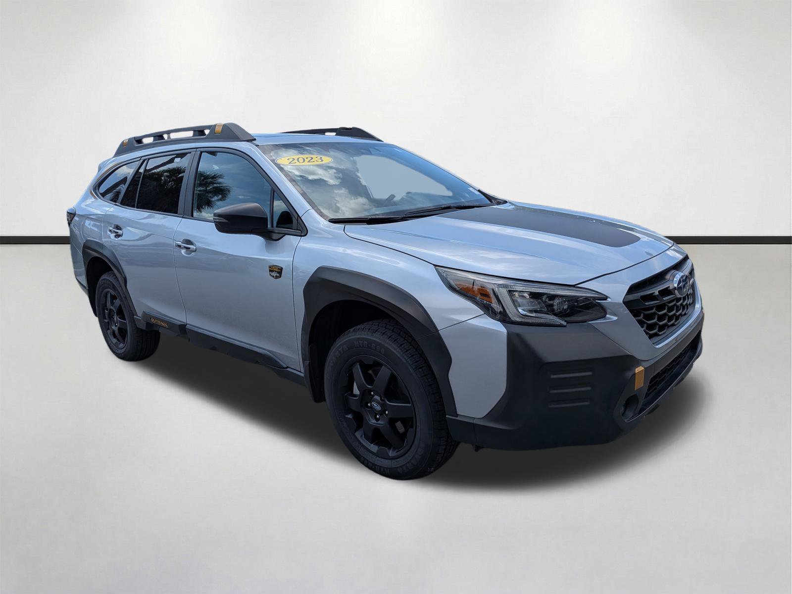 Used 2023 Ice Silver Metallic Subaru Wilderness image 1