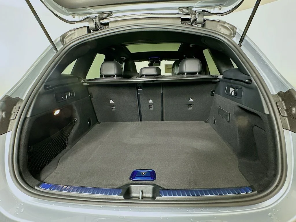 Used 2026 Gray Mercedes-Benz GLC 300 image 27