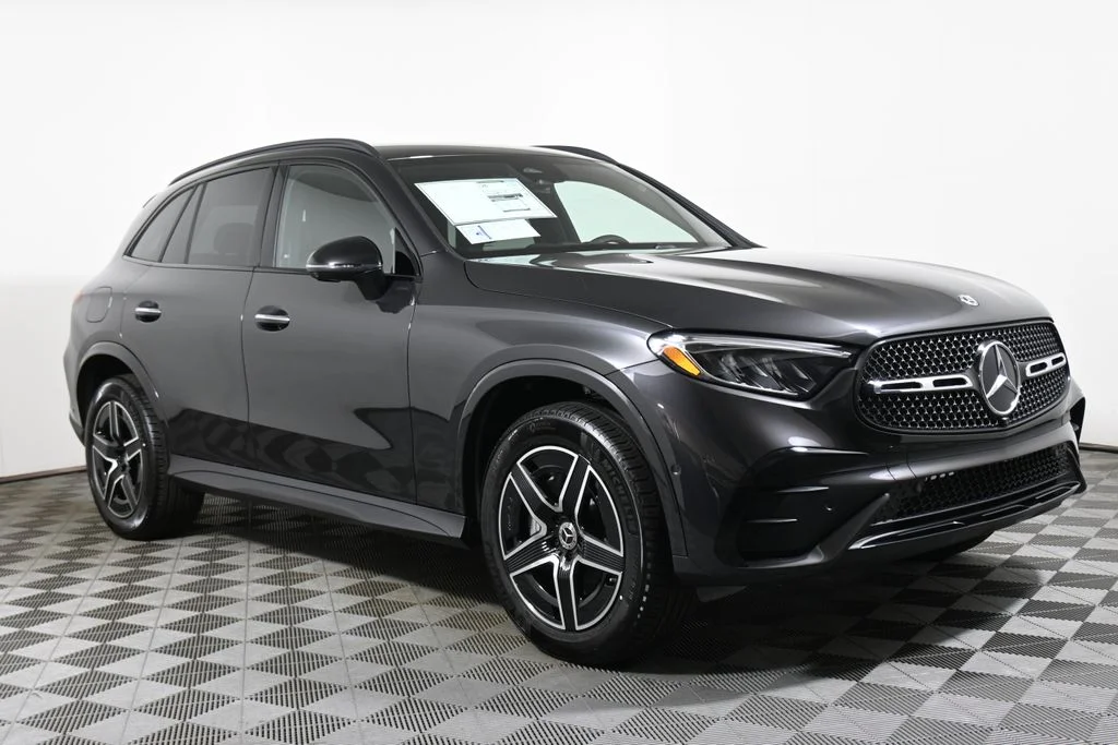 Used 2026 Gray Mercedes-Benz GLC 300 image 8