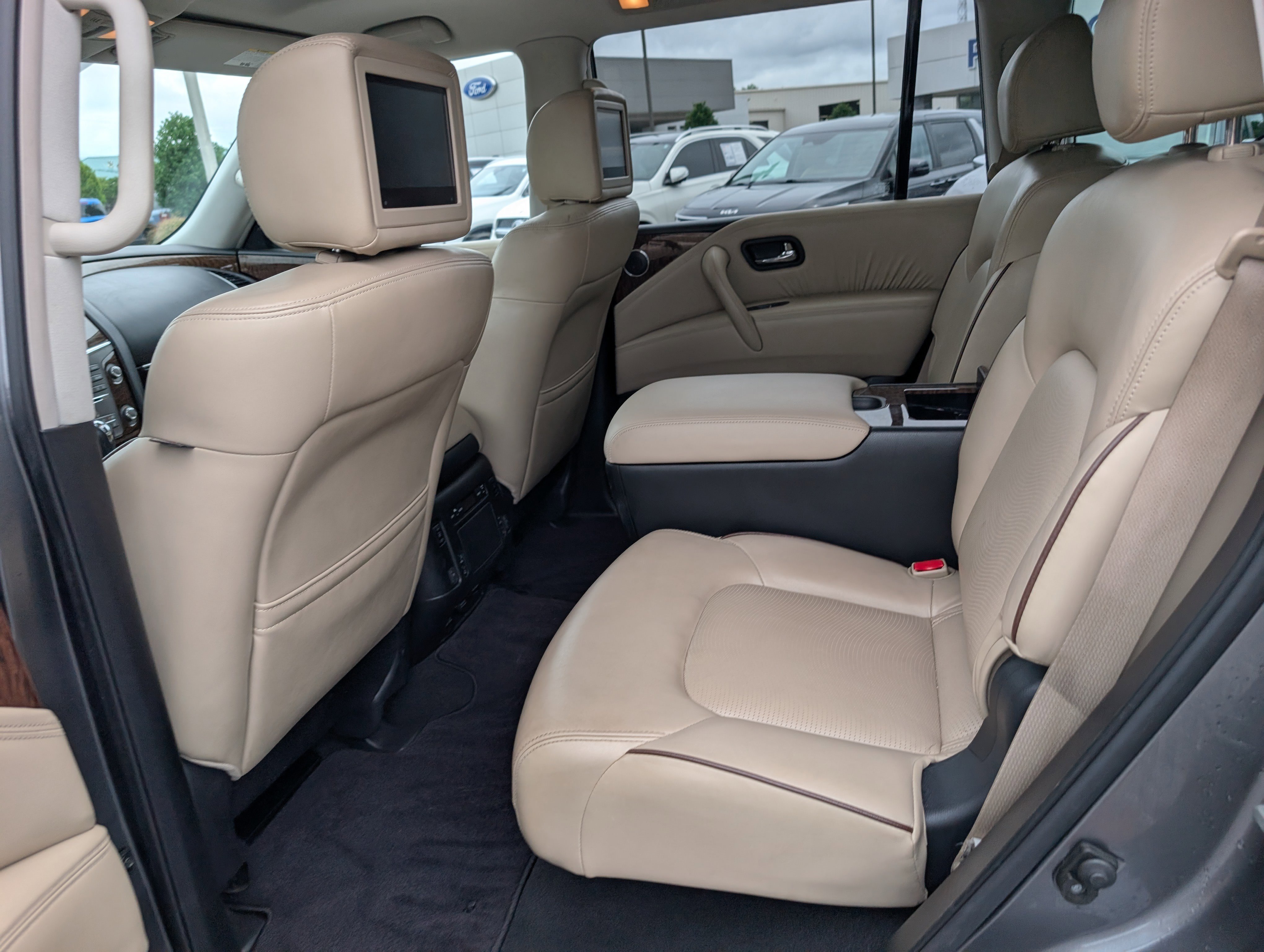 Used 2018 Gun Metallic Nissan Platinum image 16