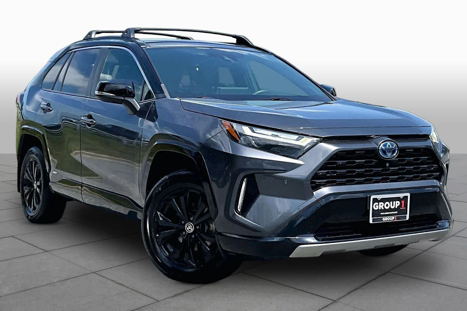 Used 2022 Magnetic Gray Metallic/Midnight Black Metallic Toyota Hybrid XSE image 3