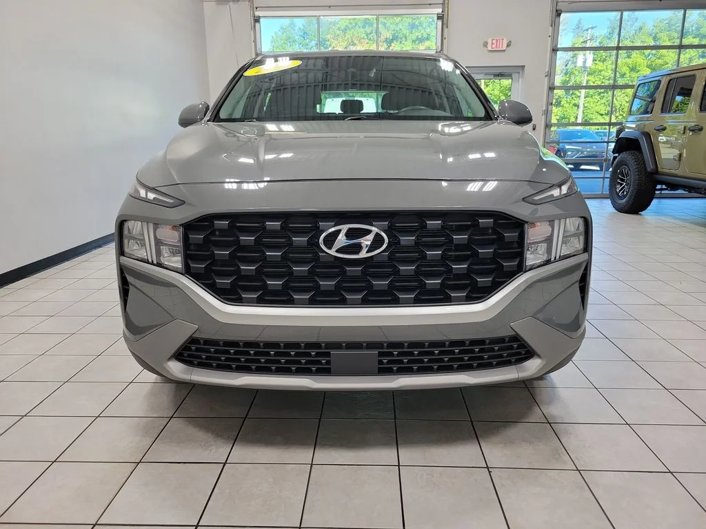 Certified Used 2021 Gray Hyundai SE image 2