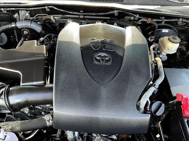 Used 2016 Gray Toyota SR5 image 36