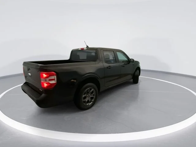 Used 2024 Black Ford XLT image 4
