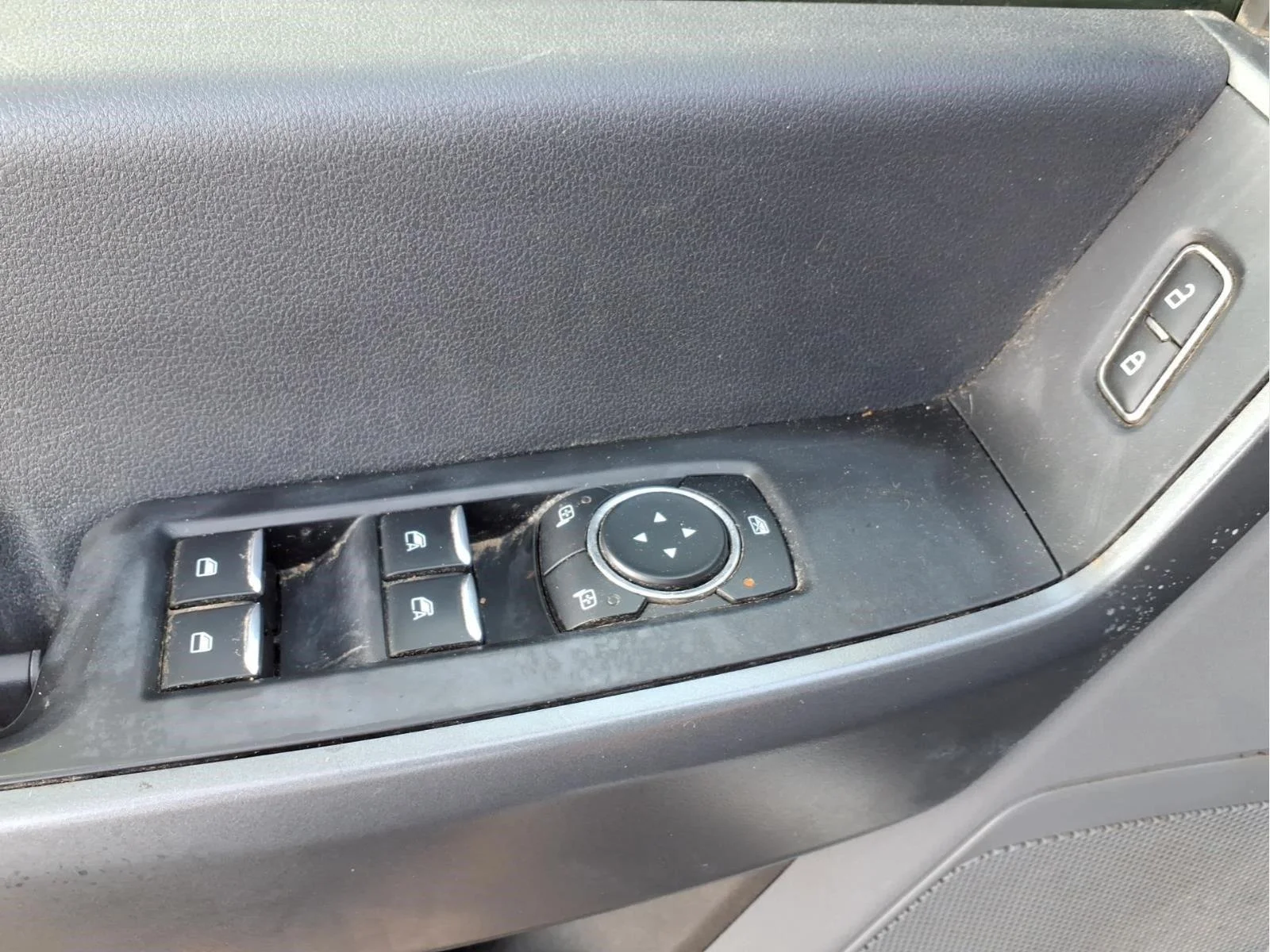 Used 2024  Ford XL image 18