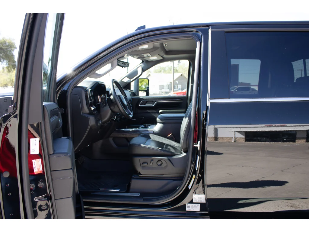 Used 2024 BLACK Chevrolet LTZ image 30