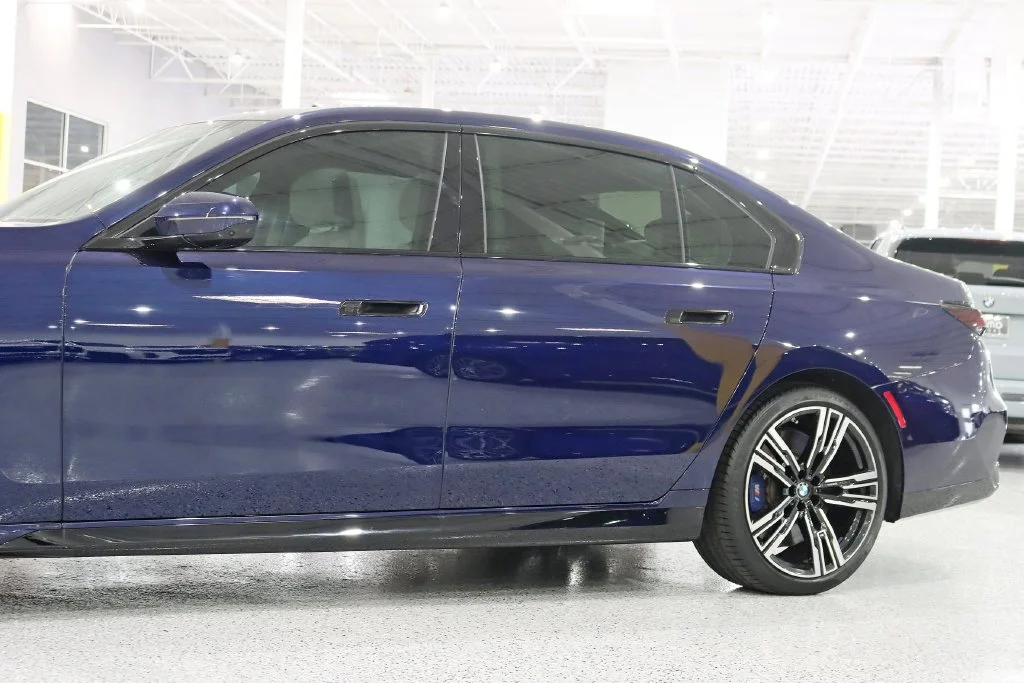 Used 2023 Blue BMW 760i xDrive image 3