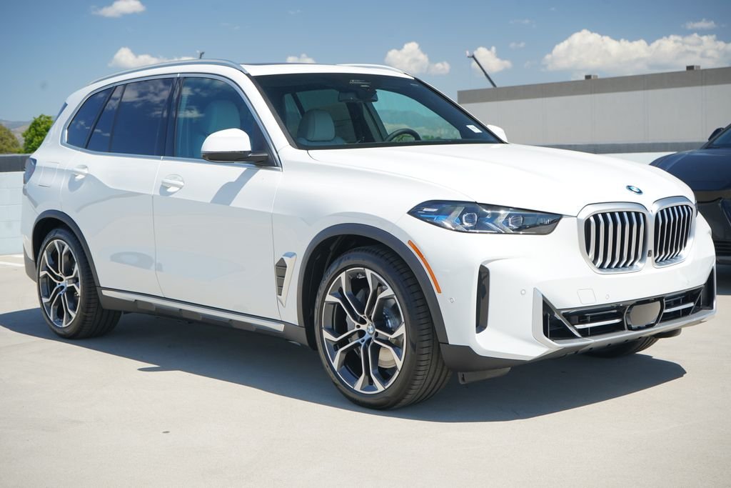 New 2026 Alpine White BMW xDrive50e image 3
