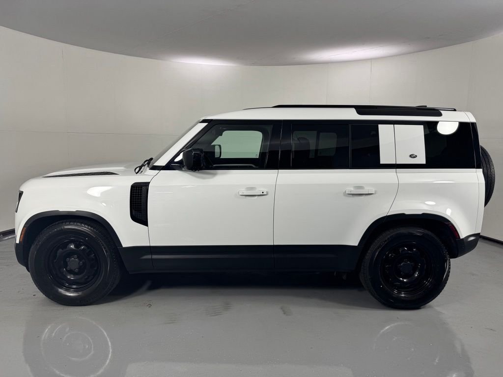 Used 2022 White Land Rover Standard image 8