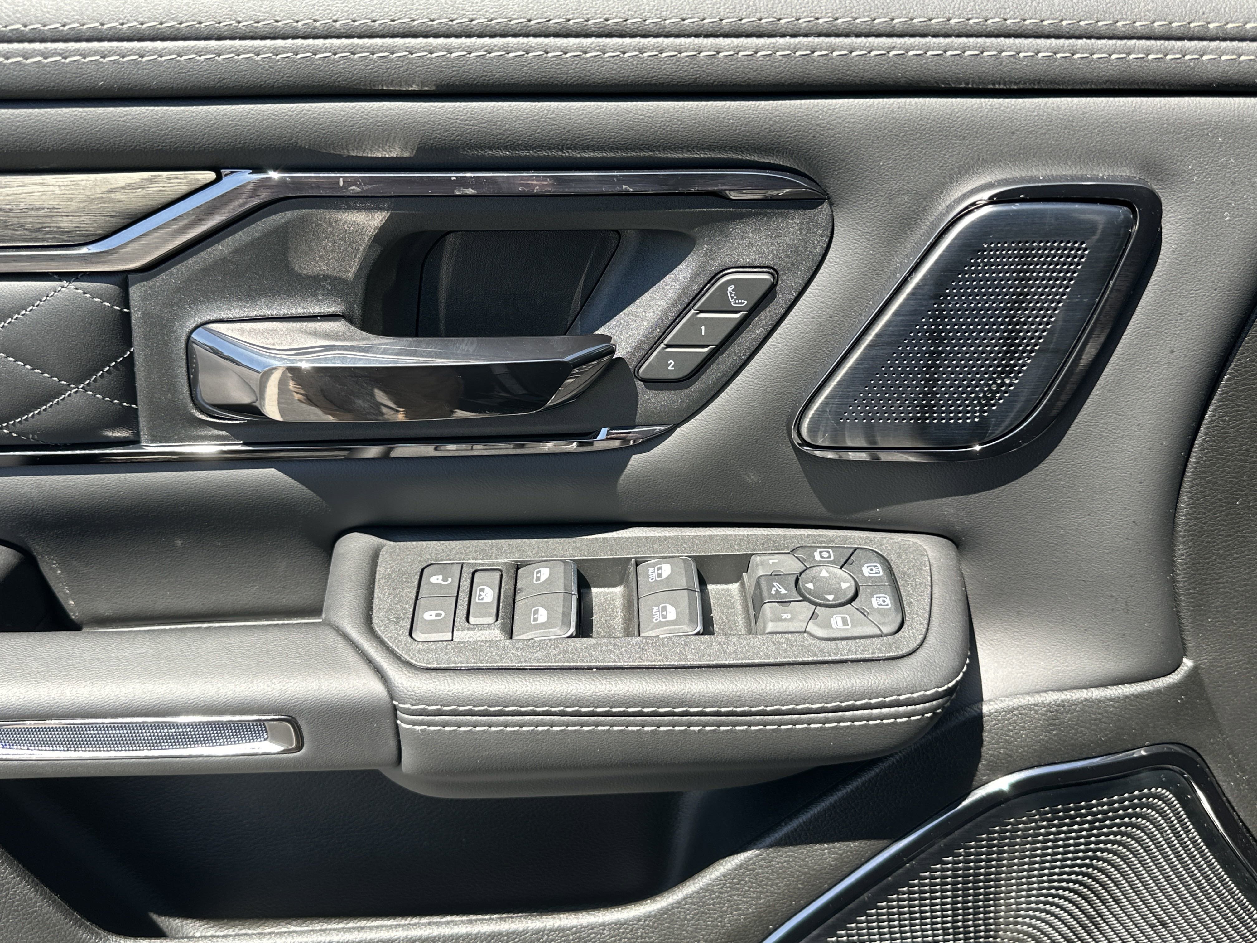 2025 RAM 1500 Limited - Photo 12