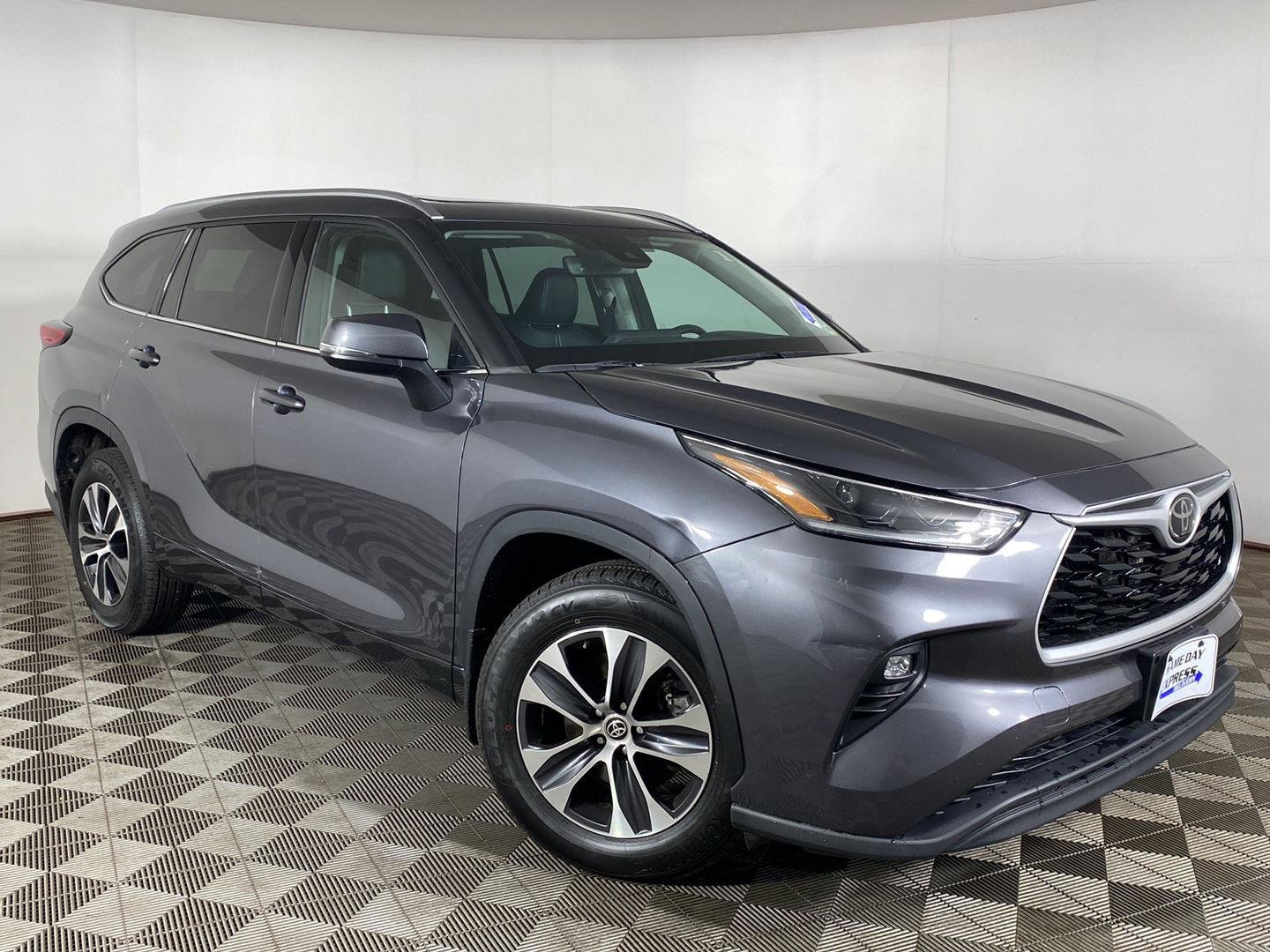 Used 2021 Magnetic Gray Metallic Toyota XLE image 30