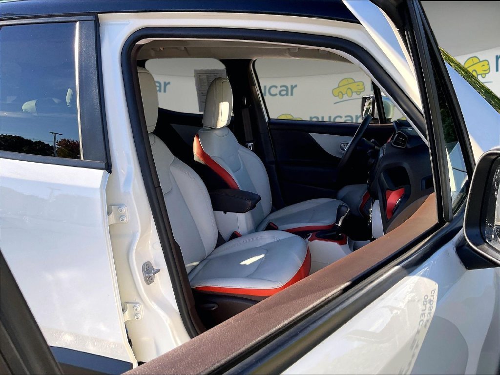 Used 2017 White Jeep Limited image 11